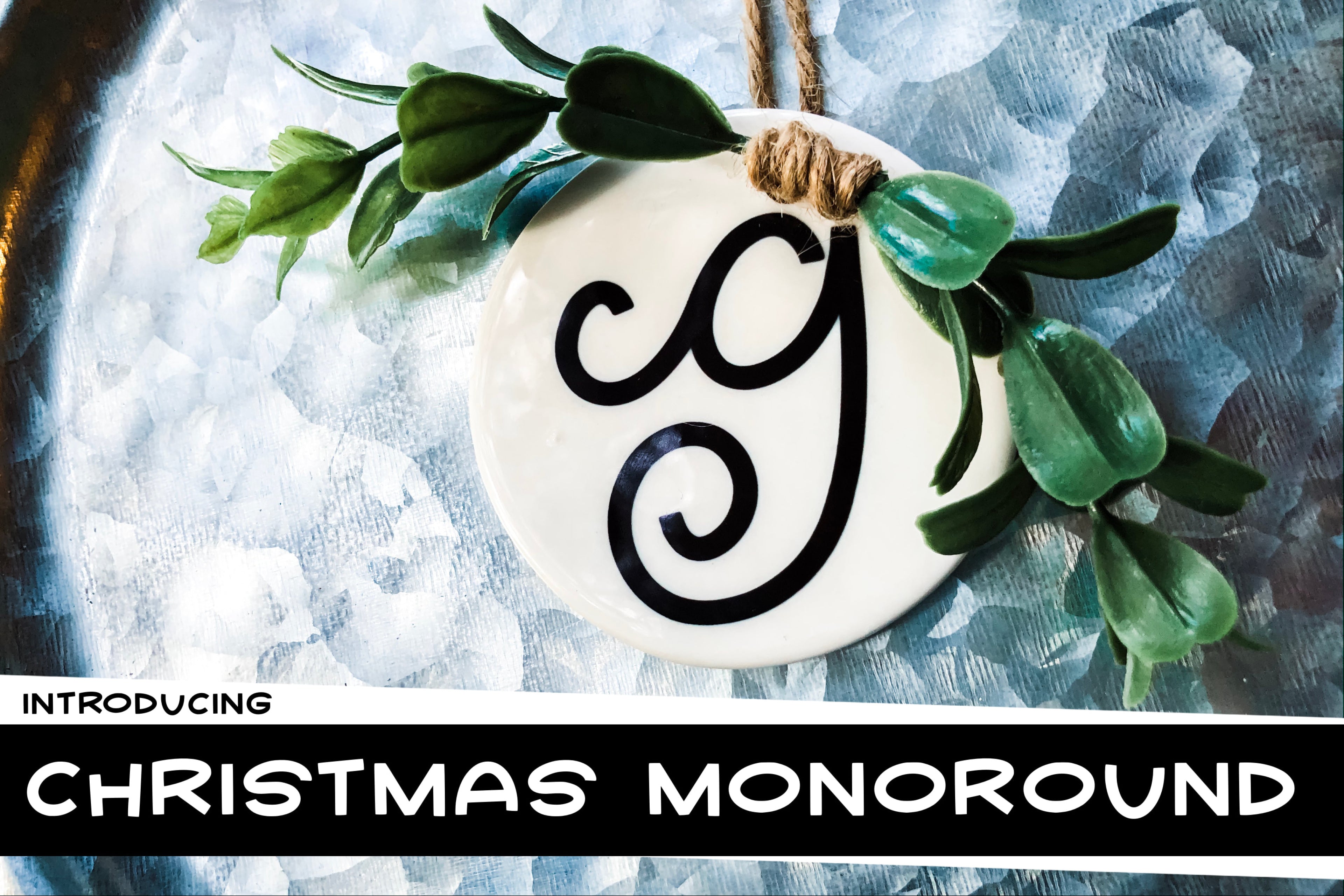 Christmas Monoround a Christmas Monogram Font